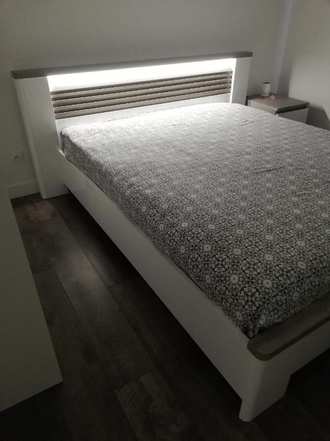 Chambre D'Hotes Chez Sandrine Guîtres Εξωτερικό φωτογραφία